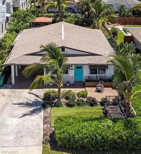 592 97th Ave N, Naples, FL 34108