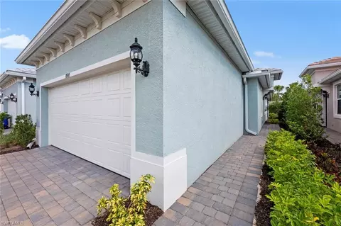 10743 Manatee Key Ln, Estero, FL 33928 photo 4