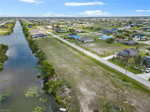 1724 NW 9th Ave, Cape Coral, FL 33993