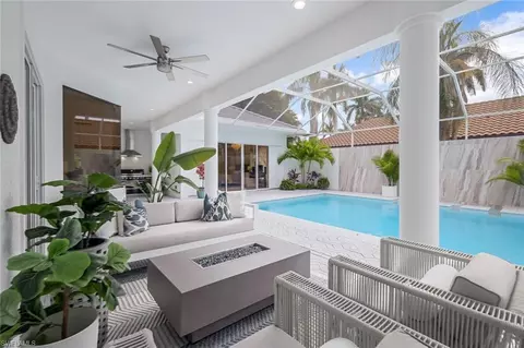 248 Cheshire Way, Naples, FL 34110