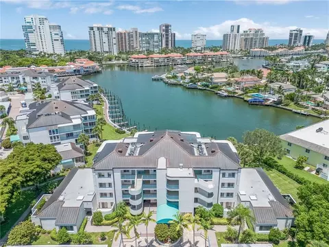 355 Park Shore Dr #1-124, Naples, FL 34103