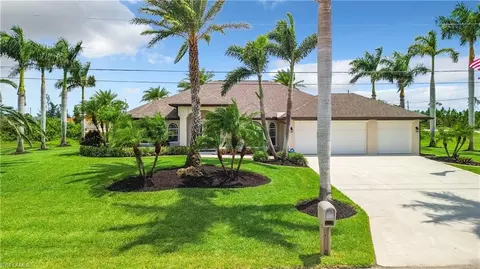 810 NE 41st Ln, Cape Coral, FL 33909