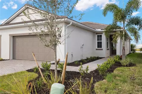 10322 Bonavie Cove Dr, Fort Myers, FL 33966