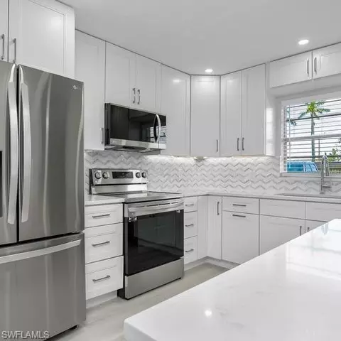 5483 Rattlesnake Hammock Rd #105B, Naples, FL 34113