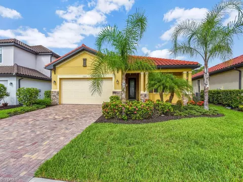 1507 Santiago Cir, Naples, FL 34113