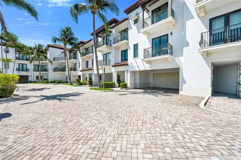 1530 5th Ave S #C-208, Naples, FL 34102 photo 2