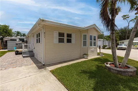411 Cheetah Dr #411, Naples, FL 34114