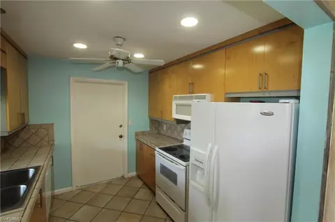 Kitchen - 133 Mentor Dr, Naples, FL 34110 photo 2 of 4