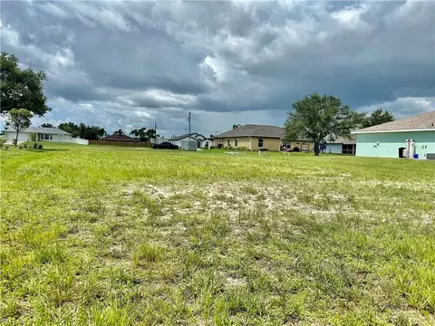 25 NE 11th St, Cape Coral, FL 33909