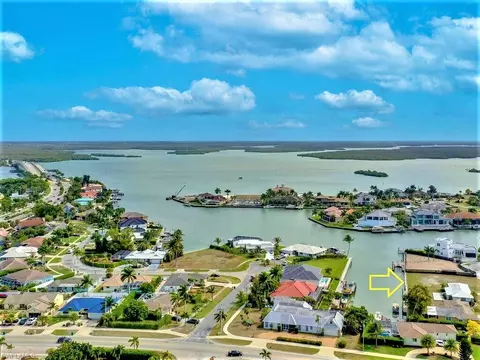 654 Bamboo Ct, Marco Island, FL 34145