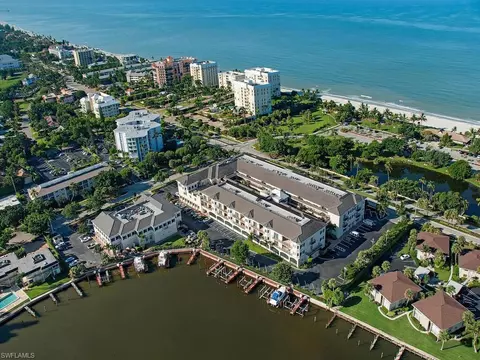 1400 Gulf Shore Blvd N #211, Naples, FL 34102
