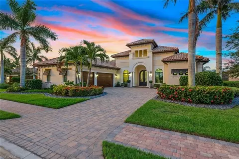 6589 Costa Cir, Naples, FL 34113