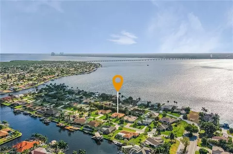 2911 SE 22nd Ave, Cape Coral, FL 33904