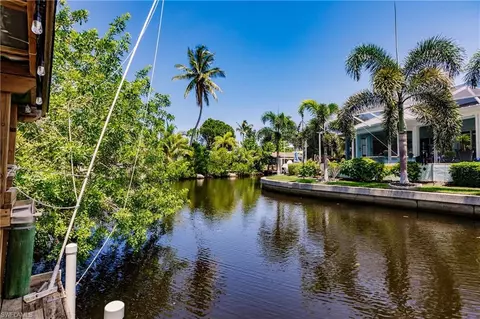 2631 Gulfview Dr, Naples, FL 34112 photo 9