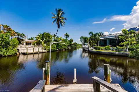 2631 Gulfview Dr, Naples, FL 34112 photo 2