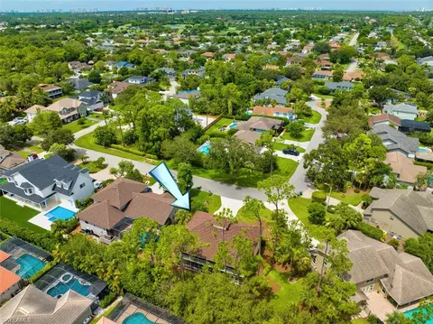 558 Corbel Dr, Naples, FL 34110 photo 3