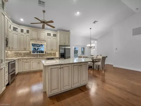 558 Corbel Dr, Naples, FL 34110 photo 5