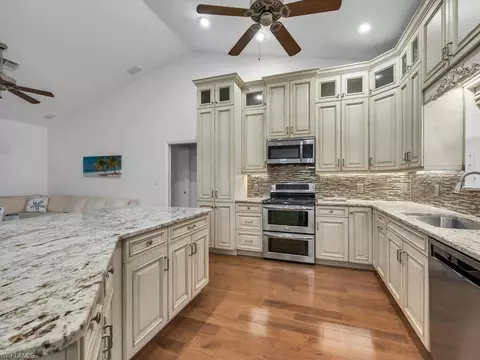 558 Corbel Dr, Naples, FL 34110 photo 7