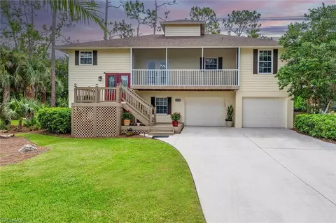 558 Corbel Dr, Naples, FL 34110