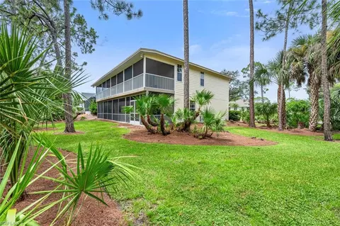 558 Corbel Dr, Naples, FL 34110 photo 4