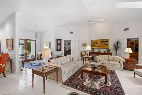 802 Tallow Tree Ct, Naples, FL 34108 photo 6