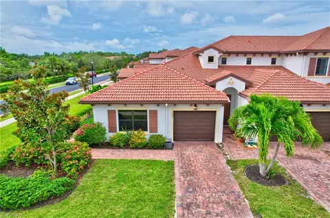 7884 Bristol Cir, Naples, FL 34120