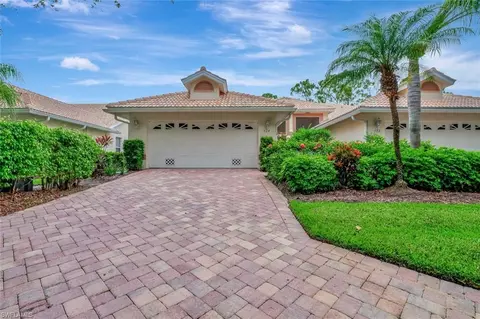 724 Wiggins Bay Dr #9-9L, Naples, FL 34110