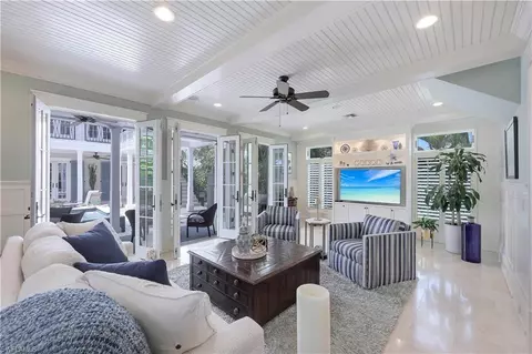 419 Central Ave, Naples, FL 34102 photo 2