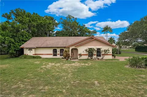 1911 Princess Ct, Naples, FL 34110 photo 4