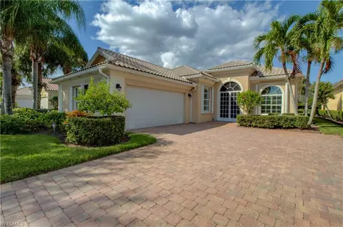 7537 Garibaldi Ct, Naples, FL 34114