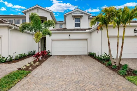 4664 Arboretum Cir UNIT 103, Naples, FL 34120