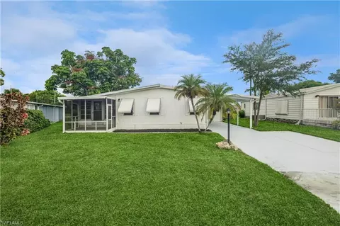 5 Chateau Way, Naples, FL 34112