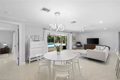380 Wedge Dr, Naples, FL 34103