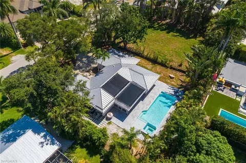 380 Wedge Dr, Naples, FL 34103 photo 21