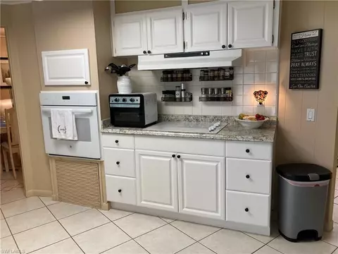Kitchen - 32 Le Mans Dr, Naples, FL 34112 photo 5 of 6