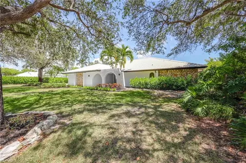 350 Burning Tree Dr, Naples, FL 34105 photo 4