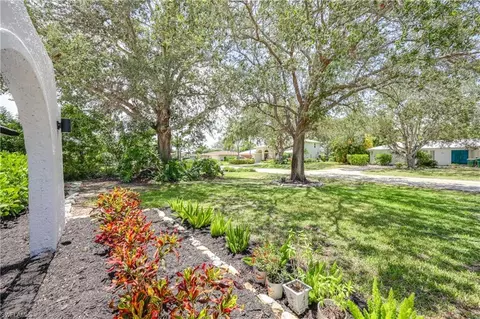 350 Burning Tree Dr, Naples, FL 34105 photo 6