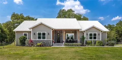 1566 Winchester Ave E, Labelle, FL 33935