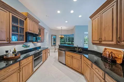 527 Eagle Creek Dr, Naples, FL 34113 photo 4