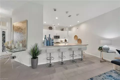 127 Amblewood Ln #2-202, Naples, FL 34105