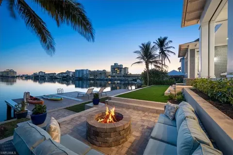 176 Bayview Ave, Naples, FL 34108