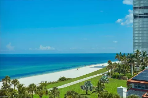4651 Gulf Shore Blvd #406, Naples, FL 34103