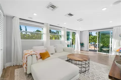 1320 Delmar Ln, Naples, FL 34104