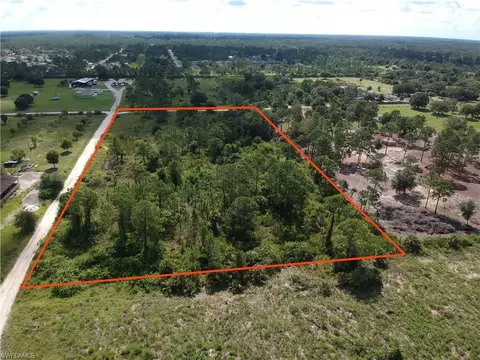 381 Chateau Dr, Lehigh Acres, FL 33972