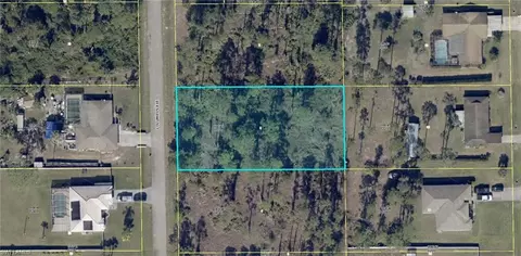 718 Columbus Ave, Lehigh Acres, FL 33972