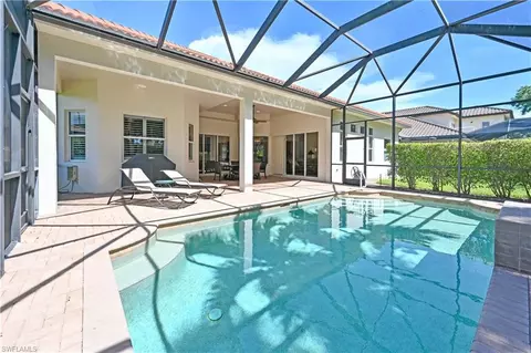 403 Saddlebrook Ln, Naples, FL 34110 photo 2