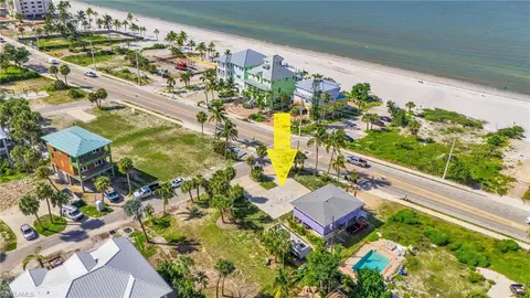 103-105 Hercules Dr, Fort Myers Beach, FL 33931