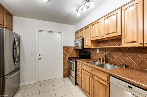 289 Porter St, Naples, FL 34113 photo 5