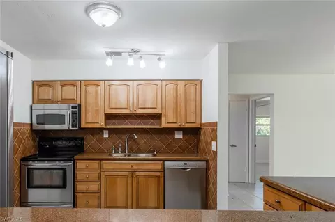 289 Porter St, Naples, FL 34113 photo 4