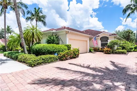 1693 Tarpon Bay Dr S #40, Naples, FL 34119
